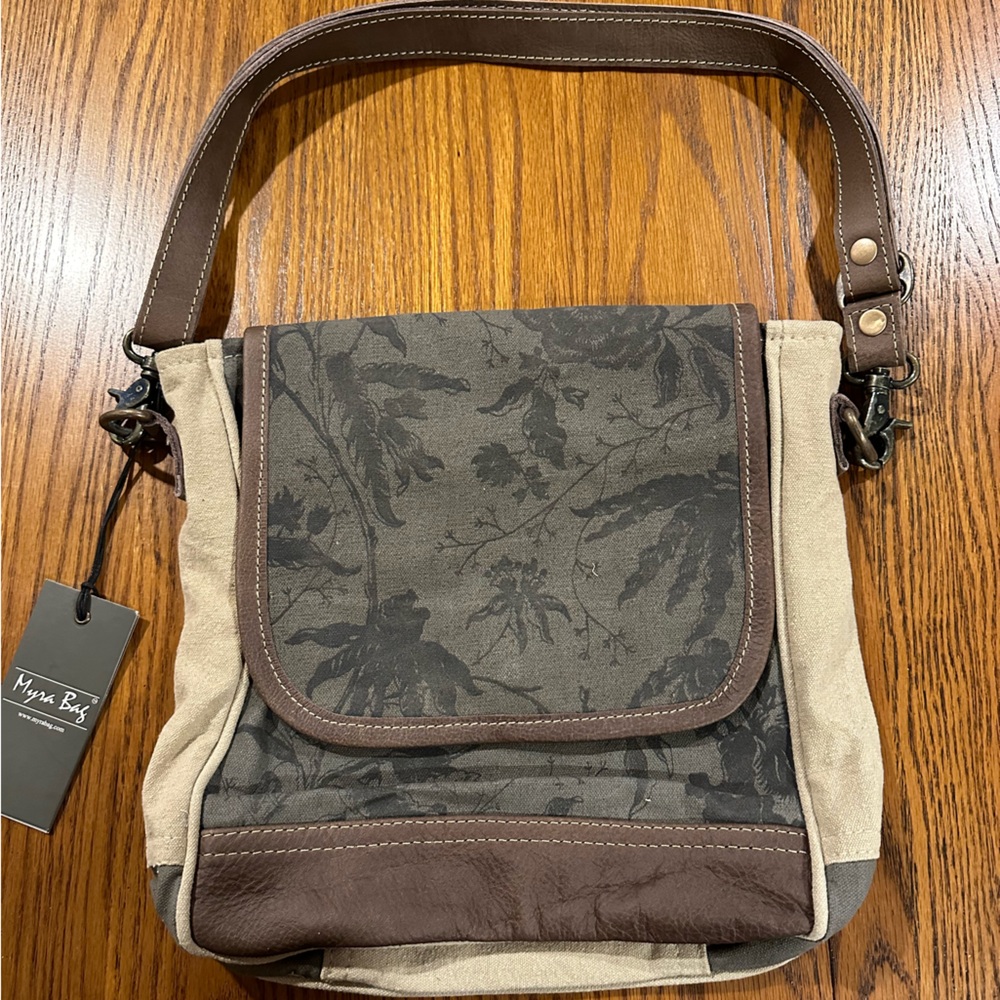 Myra Bag Crossbody
